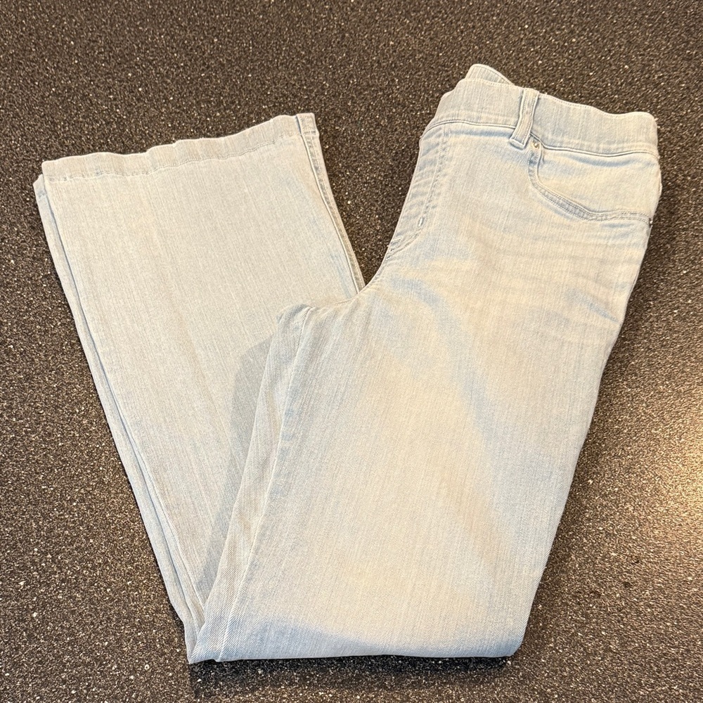 SPANX Women's Boot Leg Jeans in Light Blue - size large
